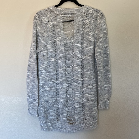Michael Stars v-neck knit sweater women’s medium grey white EUC - Picture 6 of 6